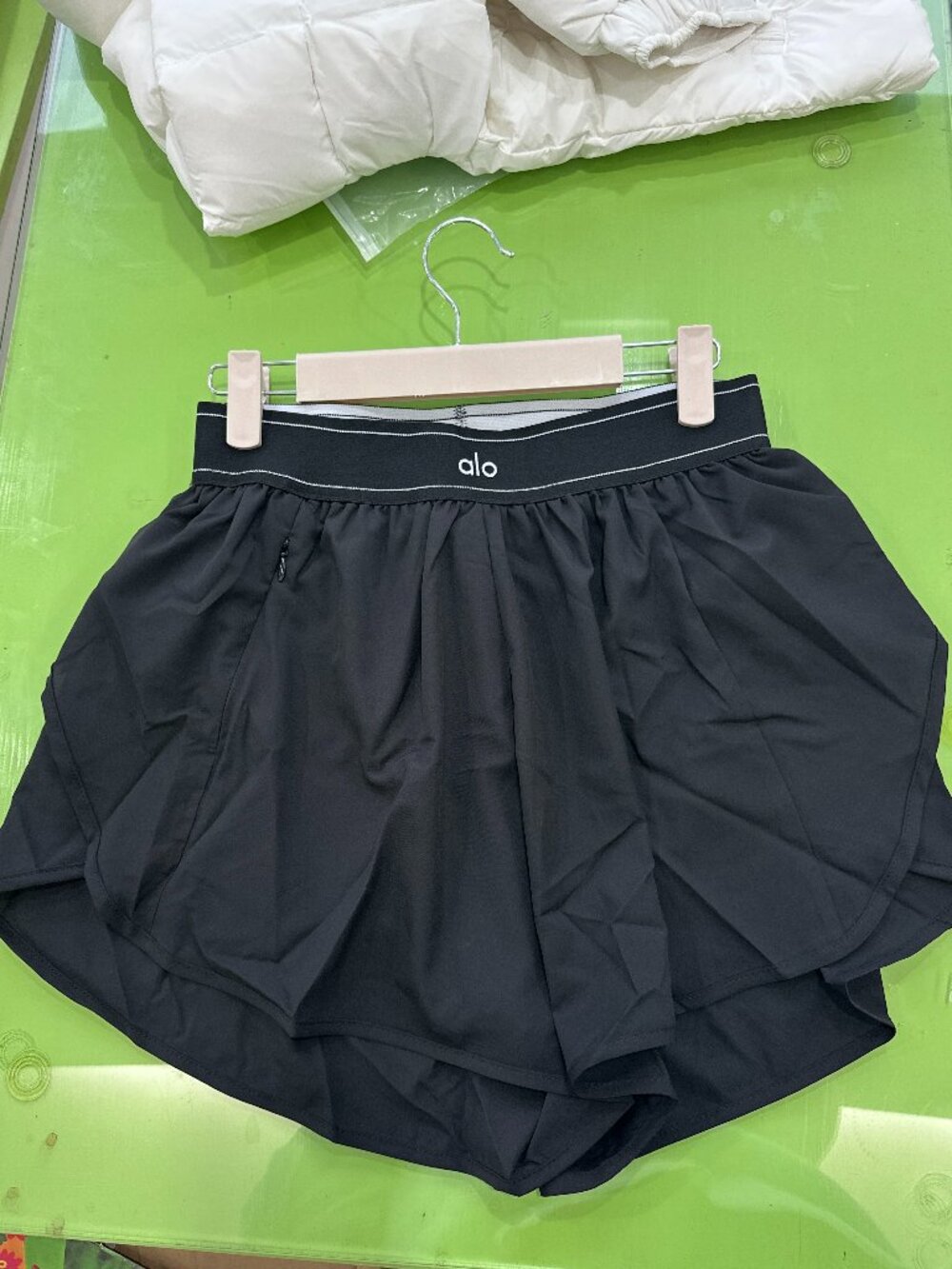 Women's Alo Shorts — Black, Size M